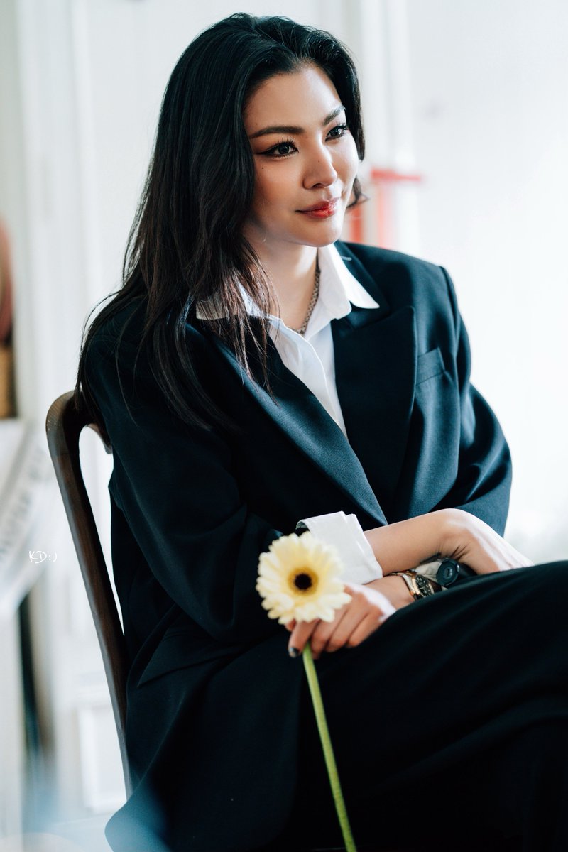 KonD___'s tweet photo. 𝙈𝙮 𝙡𝙤𝙫𝙚 𝙛𝙤𝙧 𝙮𝙤𝙪 𝙗𝙡𝙤𝙨𝙨𝙤𝙢𝙨 𝙚𝙫𝙚𝙧𝙮 𝙙𝙖𝙮. 🌻 https://t.co/AZn46Vu1XY