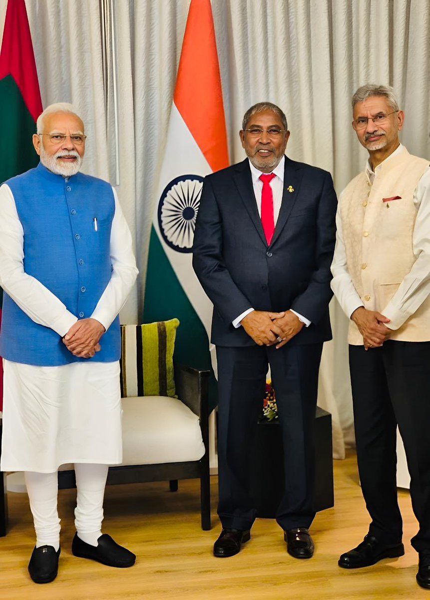Qasim Ibrahim (@qasimibrahim) on Twitter photo It was both a privilege and an honour to meet with Hon. Prime Minister <a href="/narendramodi/">Narendra Modi</a> during his esteemed visit to the Maldives on the occasion of our 60th Independence Day. As the leader of the Republican Party <a href="/JPSecretariat/">JP Secretariat</a> of Maldives, Extremely grateful for the heartfelt It was both a privilege and an honour to meet with Hon. Prime Minister <a href="/narendramodi/">Narendra Modi</a> during his esteemed visit to the Maldives on the occasion of our 60th Independence Day. As the leader of the Republican Party <a href="/JPSecretariat/">JP Secretariat</a> of Maldives, Extremely grateful for the heartfelt