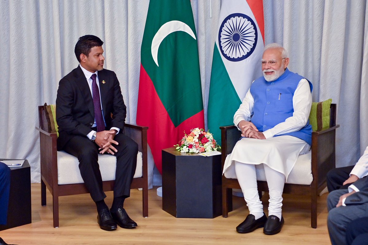HucenSembe's tweet image. Honoured to call on Prime Minister of India, His Excellency Shri @narendramodi today during the Prime Minister’s ongoing historic state visit to the Maldives.
As this year marks 60 years of formal diplomatic relations with India, the Prime Minister and I reflected on the…