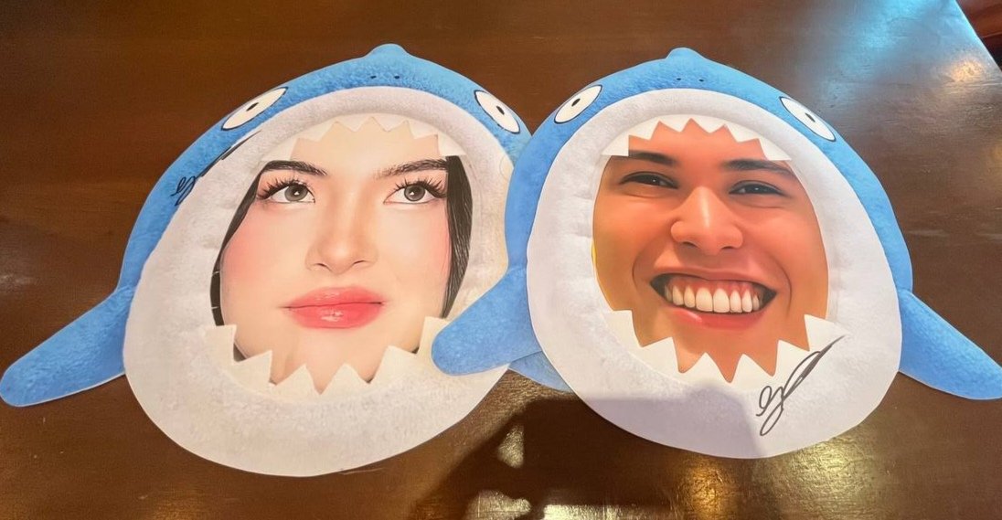 TeamKaiKyleOFC's tweet image. He not only took a photo with our Team Live and gave us a video greeting, he also signed our shark sintras and baby sintra. Thank you so much, Dong @kyle_echarri, for making this Team Live experience truly special for the Wisharts. Hopefully next time, our Team Live will have the…