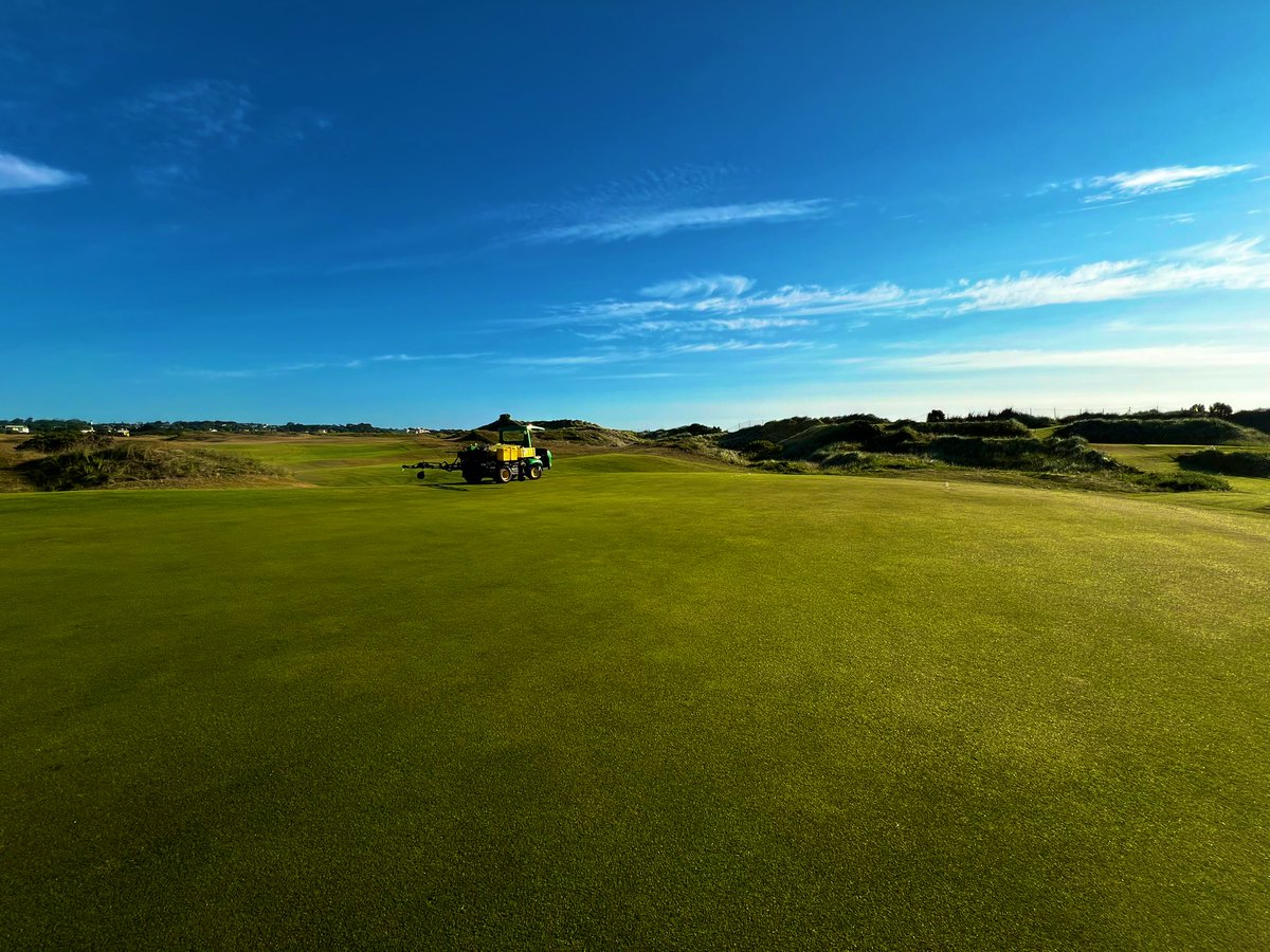 Spraying for days ⛳️ <a href="/JohnDeere/">John Deere USA</a> <a href="/DublinGrass/">Dublin Grass Machinery</a>