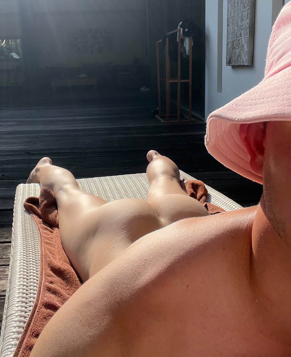 Suns out buns out or whatever they say ☀️