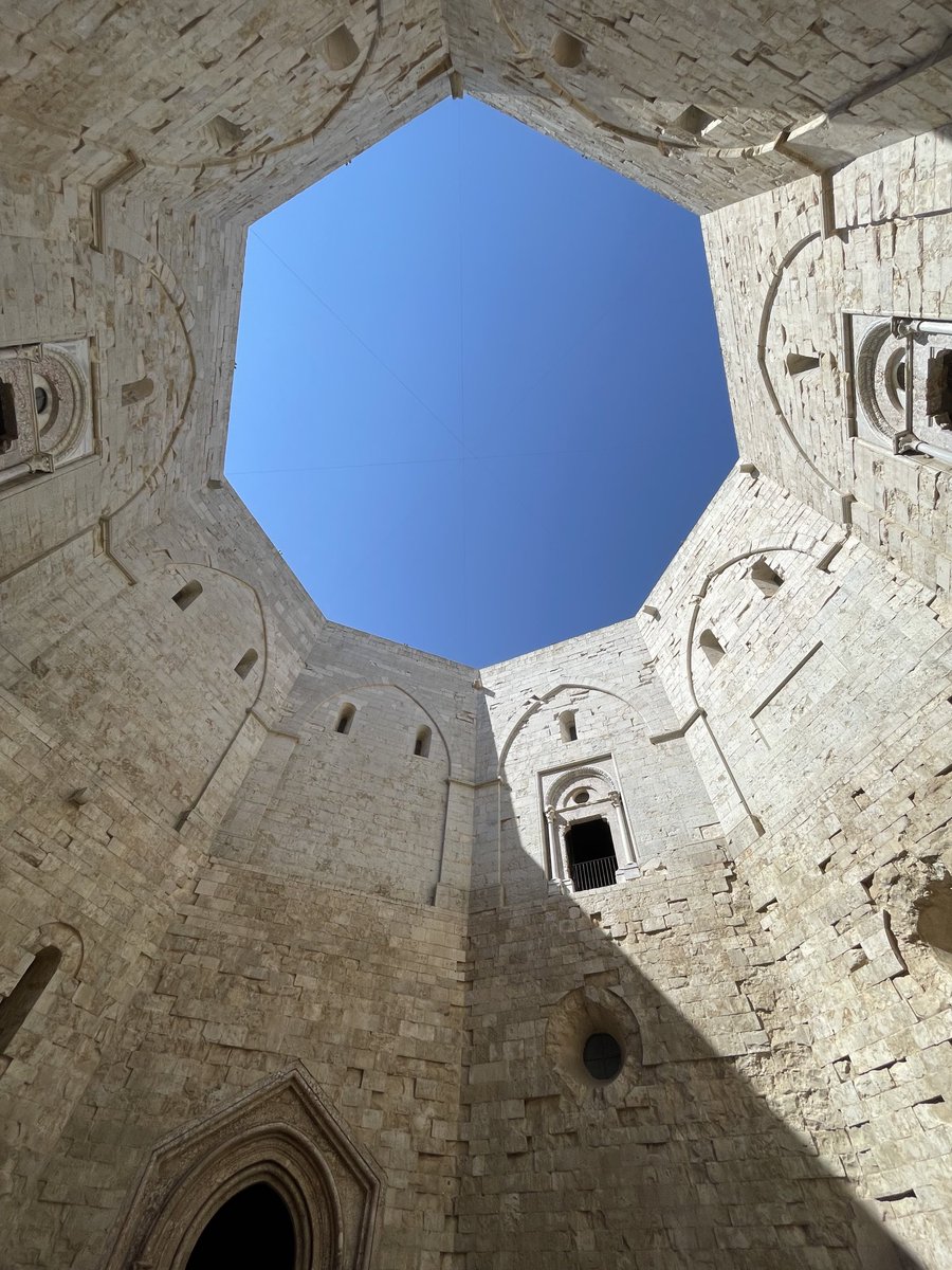 Castel del Monte ❤️
#art #monuments #Italy
geometria di luce
⁦<a href="/SdStendhal/">El síndrome de Stendhal</a> ⁦<a href="/wikimonuments/">Wiki Loves Monuments</a>⁩ ⁦<a href="/MuseumWeek/">ᴍᴜsᴇᴜᴍᴡᴇᴇᴋ 🏛</a>⁩ ⁦<a href="/MoveInArt/">MoveInArt</a>⁩ ⁦<a href="/giornaledellArt/">Il Giornale dell'Arte</a>⁩ <a href="/TheBlogArtPost/">the.blogartpost</a>⁩