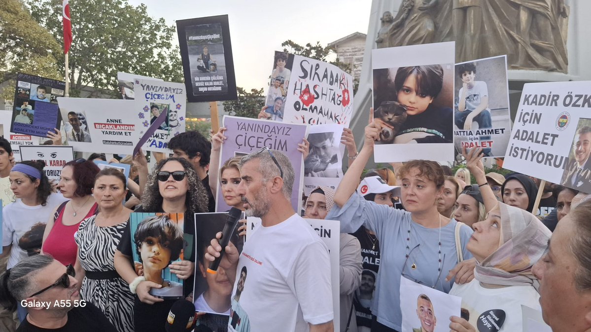 MutluayTanju's tweet image. #muhammetinsesiolun
Çocuklar ölmesin istiyoruz
Adalet istiyoruz
Cezalar ağırlaştırılsın istiyoruz
@adalet_bakanlik
@yilmaztunc
@TC_icisleri