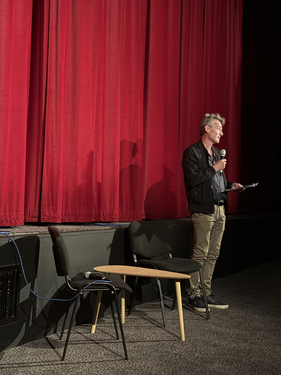 LostReelsUK's tweet image. An epic night on the @WhitStillman tour...a completely SOLD OUT house for our special presentation of METROPOLITAN. About a 50/50 split between repeat viewers and first timers, but for all never as great as from this gorgeous 35mm print and with a brilliant Q&A with Whit himself.