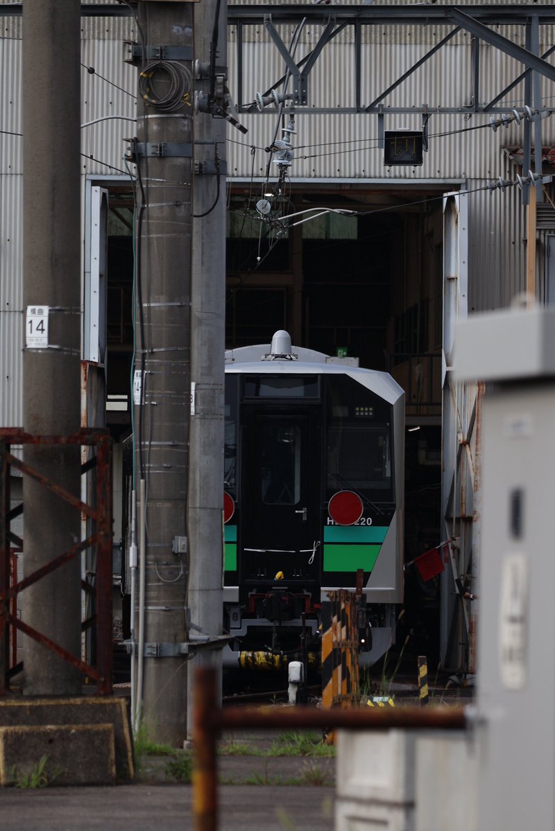 GV_tetsu's tweet image. 2025.7/26 (土)
HB-E220系 川重出場甲種輸送
HB-E221・222-7
EF65 2096、GV-E197-201・202