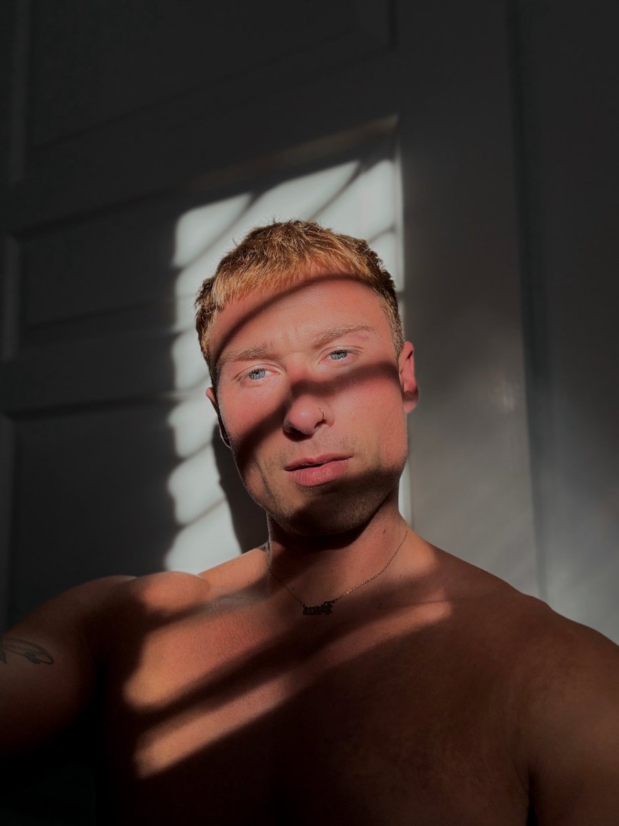 Siri, play Golden by Huntrix