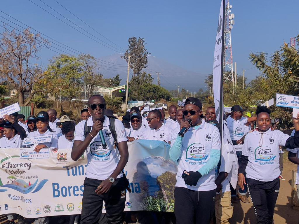 EnvironOdongo's tweet image. Finishing in style..day 4 of JOURNEY OF WATER.we have walked,seen and it's now time to come up with solutions affecting the river from the catchment to the end users.youth are encouraged to put the energy in coming up with innovative solutions towards #voices4rivers #catchment2t