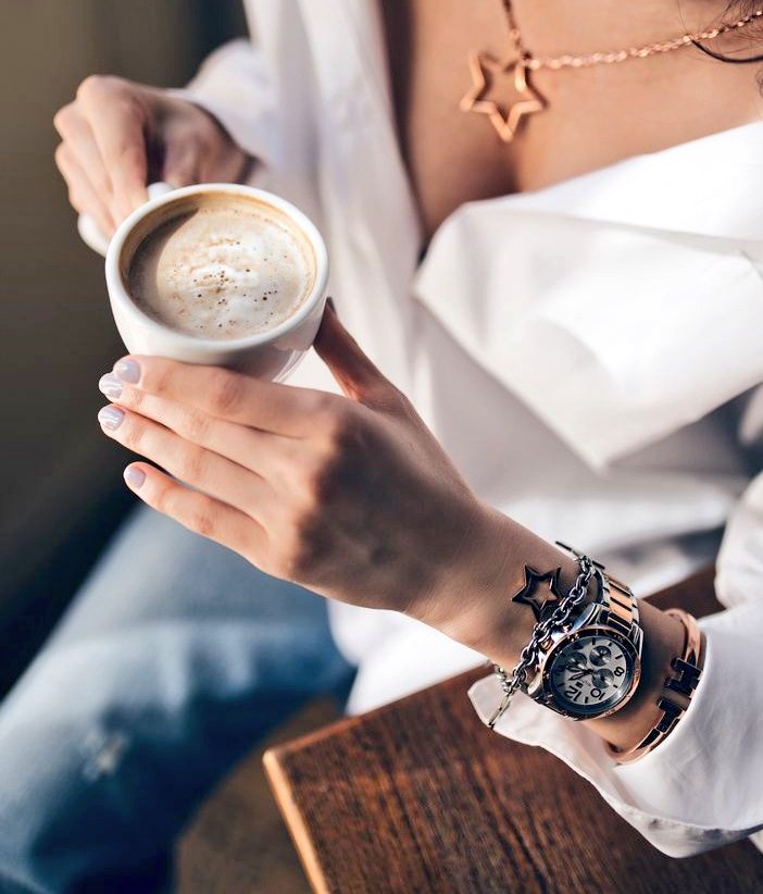 danabi_b's tweet image. Buongiorno
All'odore del mattino
Buongiorno alle cose buone
Alla dolcezza
Alla coerenza
A ciò che non cambia ma resta
Buongiorno alla meraviglia di chi non ha paura di essere e amare
A tutto ciò che fa la differenza
Al mio sorriso con te
Dopo il caffè
BONJOUR❤️DaniB