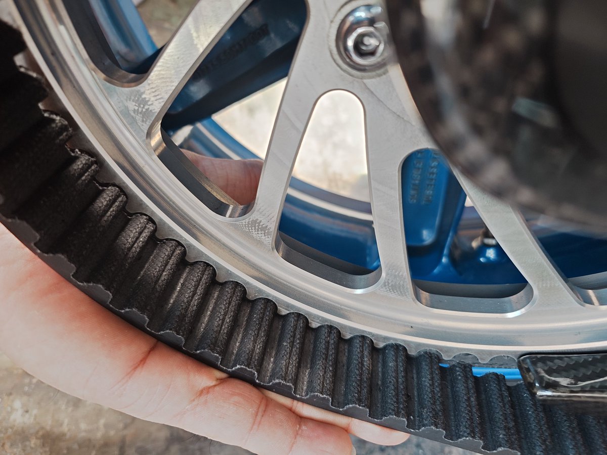 こーぢマン tweet media