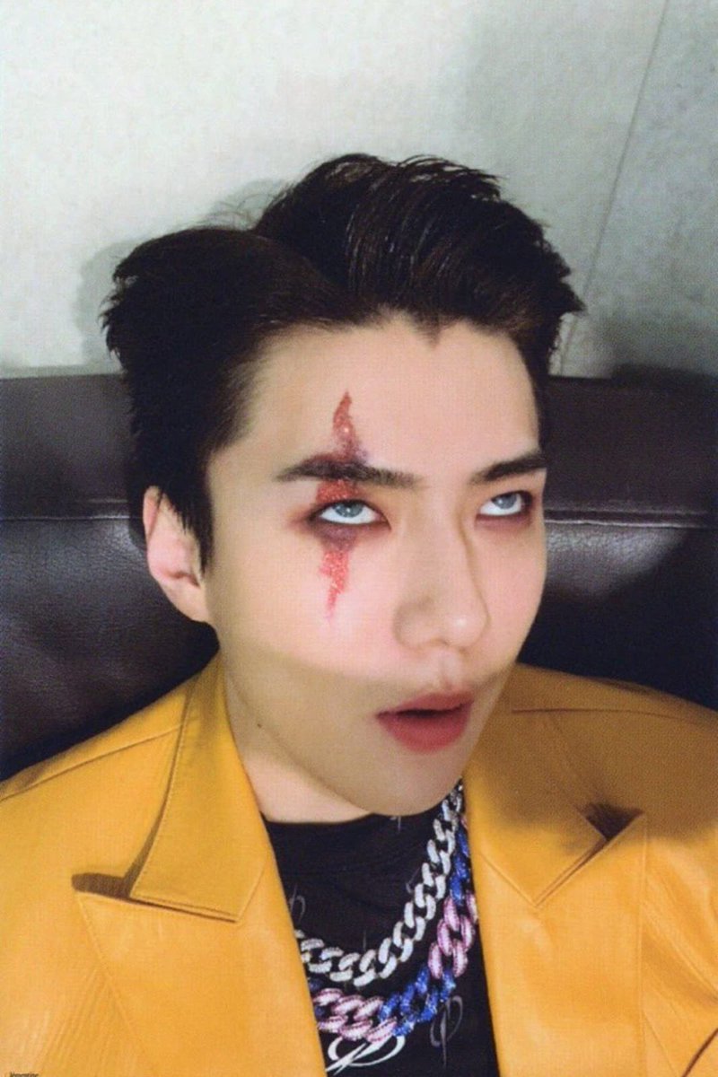 ohsehunfolder's tweet image. the idol                                     the photocard
