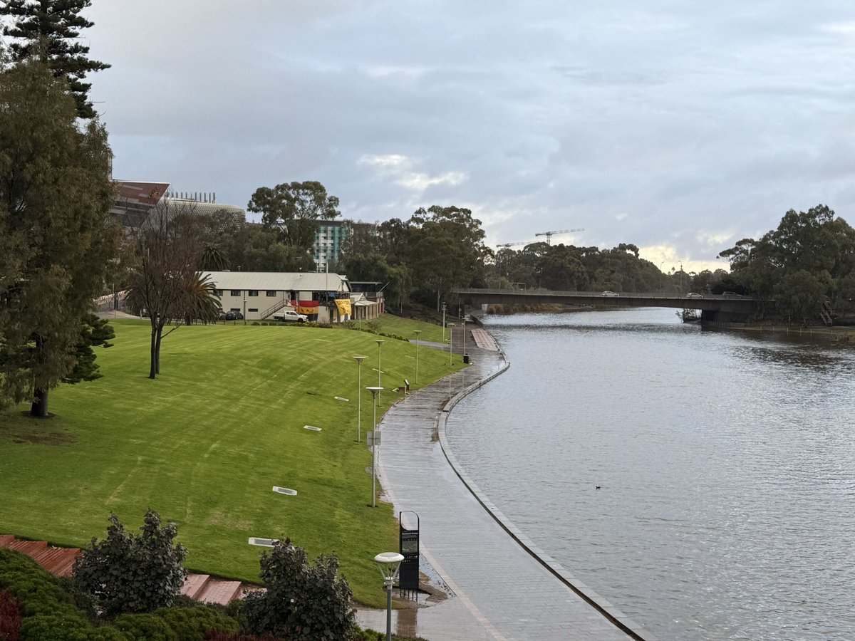 KasselMedia's tweet image. 📍Adelaide, SA
Locals saying it’s the worst weather they’ve had all winter but man this place is majestic