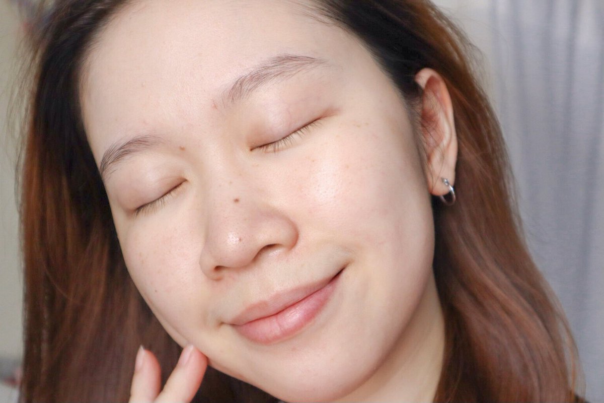 anne_nosorus's tweet image. เห็นไปเที่ยวคาเฟ่บ่อยๆออกแดดแต่คสอ.ยังติดทน ผิวไม่หมองเลยเพราะเราค่อนข้างดูแลตัวเองสุดๆไม่ว่าจะผิวหน้าหรือผิวตัว เชื่อว่าทุกคนบำรุงผิวจากสกินแคร์อยู่แล้วแต่ๆอย่าลืมบำรุงจากภายในด้วยน้า วันนี้มาบอกใช้อะไรบ้างไปดูปล.หาซื้อง่ายที่7-11