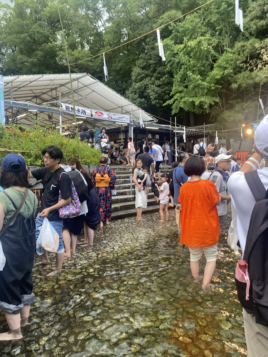 かこ様のとこ顔出しにとついでに1人みたらし祭行ってきた
先輩めっちゃ働いてた