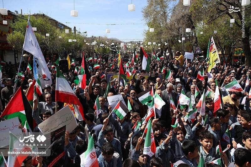 AAkbry44805's tweet image. وقتی که #ملت_حسینی با اتحاد و همبستگی پای شعائر حسینی ایستادند.
#حب_الحسین_یجمعنا