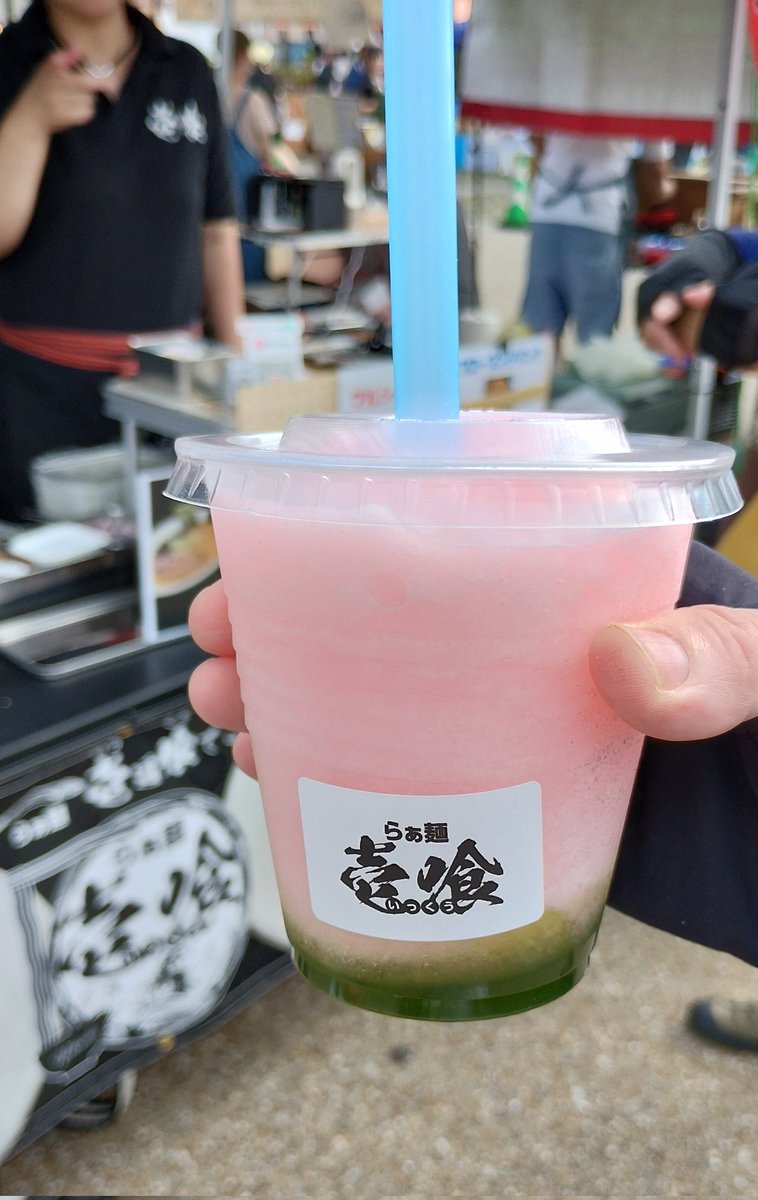 mzkatz1413's tweet image. 日本平夜市。
暑いのでらぁ麺壱喰さんで
フローズンドリンク（すいか🍉）を。
水分補給〜