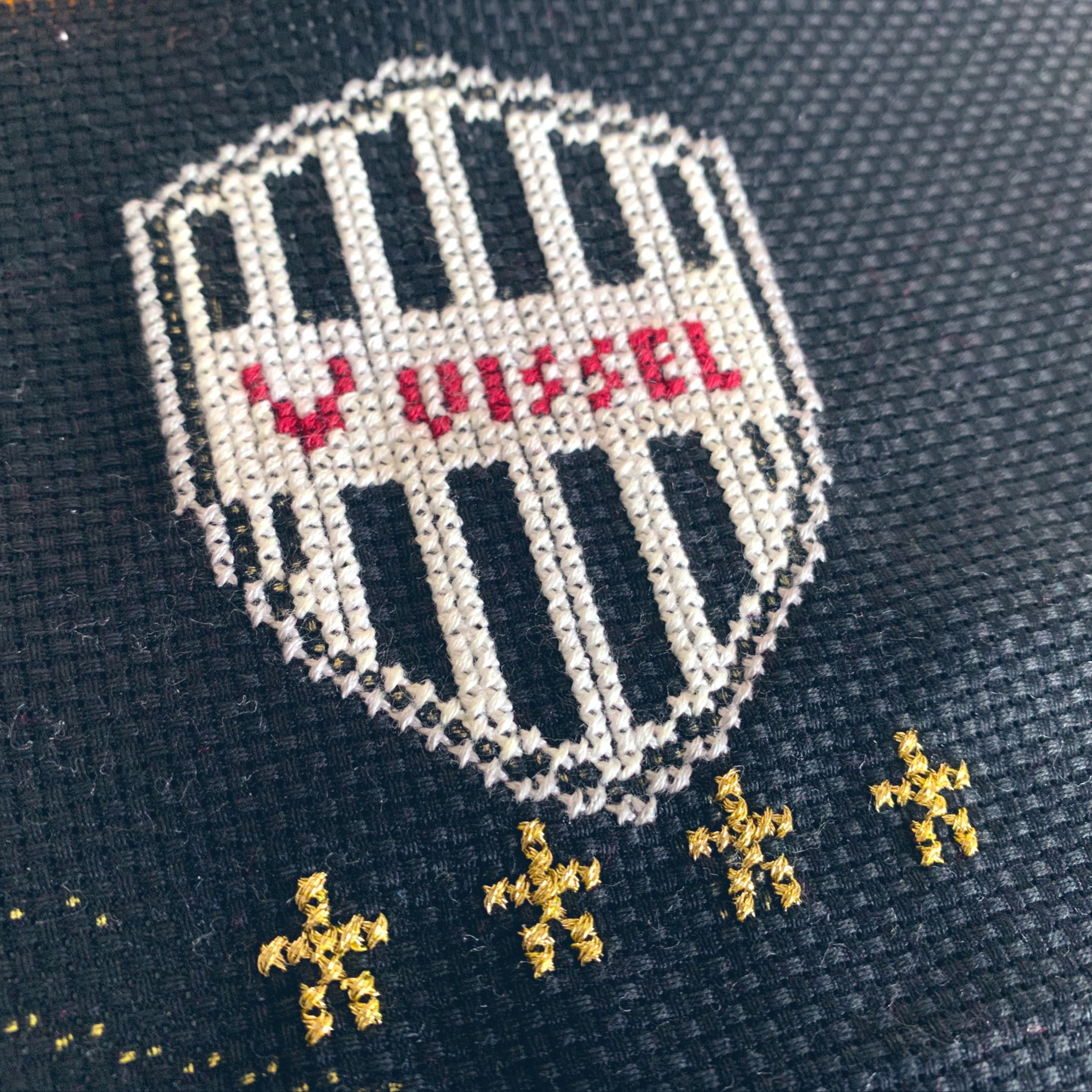 【40-13】 ヴィッセル神戸　エンブレム入りクロストップ　新品 ヴィッセル神戸 【CHUMS｜VISSEL KOBE】 30th Anniversary Booby