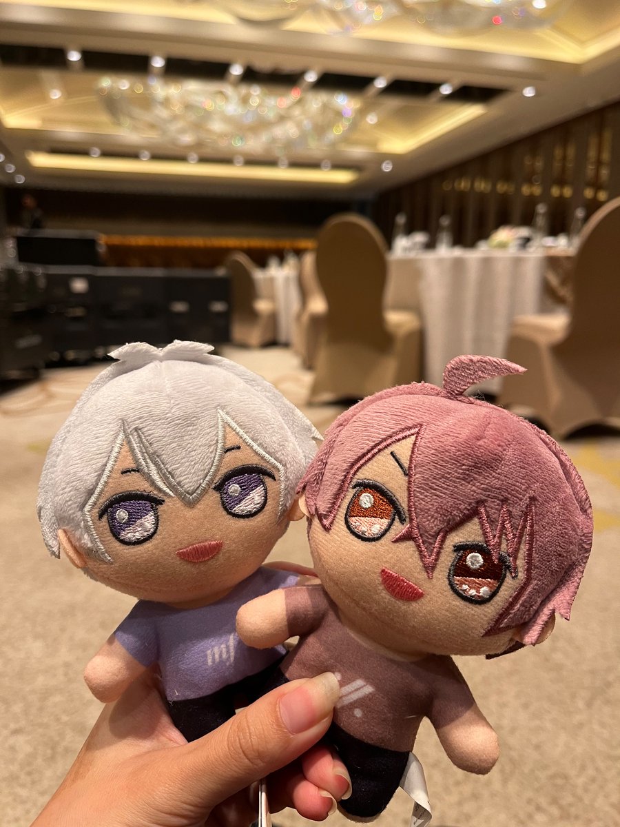 ousamapuddin's tweet image. so yesterday i worked at a business conference, and of course i had to bring my babies🕺🤎
there was one ceo who reminded me of osaka freaking soshi papa, guess who stuttered while talking to him???????🤗🫦🌹
((i want to dig myself into a hole xixi kill me pls))