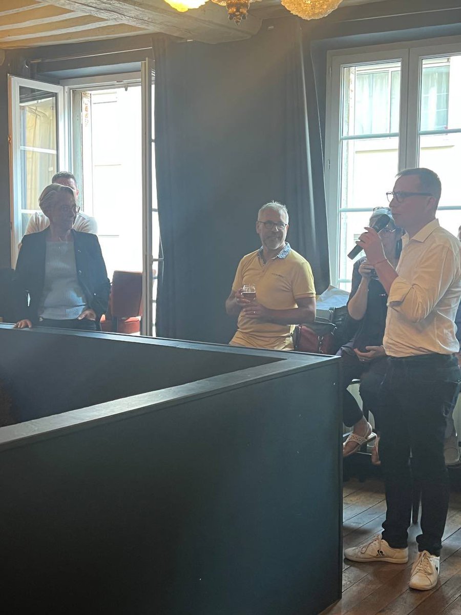 Florian Mette (@florian_mette) on Twitter photo Quelle belle soirée d’été avec Renaissance Calvados à #Caen hier soir ! ☀️
Merci à <a href="/Elisabeth_Borne/">Élisabeth BORNE</a>, <a href="/priscathevenot/">Prisca THEVENOT</a> et <a href="/SertinFreddy/">Sertin Freddy</a> pour leur présence à nos côtés.
Bel été et rendez-vous à la rentrée ! 🚀 Quelle belle soirée d’été avec Renaissance Calvados à #Caen hier soir ! ☀️
Merci à <a href="/Elisabeth_Borne/">Élisabeth BORNE</a>, <a href="/priscathevenot/">Prisca THEVENOT</a> et <a href="/SertinFreddy/">Sertin Freddy</a> pour leur présence à nos côtés.
Bel été et rendez-vous à la rentrée ! 🚀