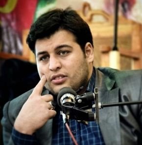 zhohn_lennon's tweet image. از جوک بودن امنیت دانشمندان هسته ای همین بس که این تاپاله سال ۹۹ از اطلاعات دانشمندان هسته ای باخبر بوده و باهاشون مصاحبه کرده!
بعد توقع دارید موساد اطلاع نداشته باشه:)