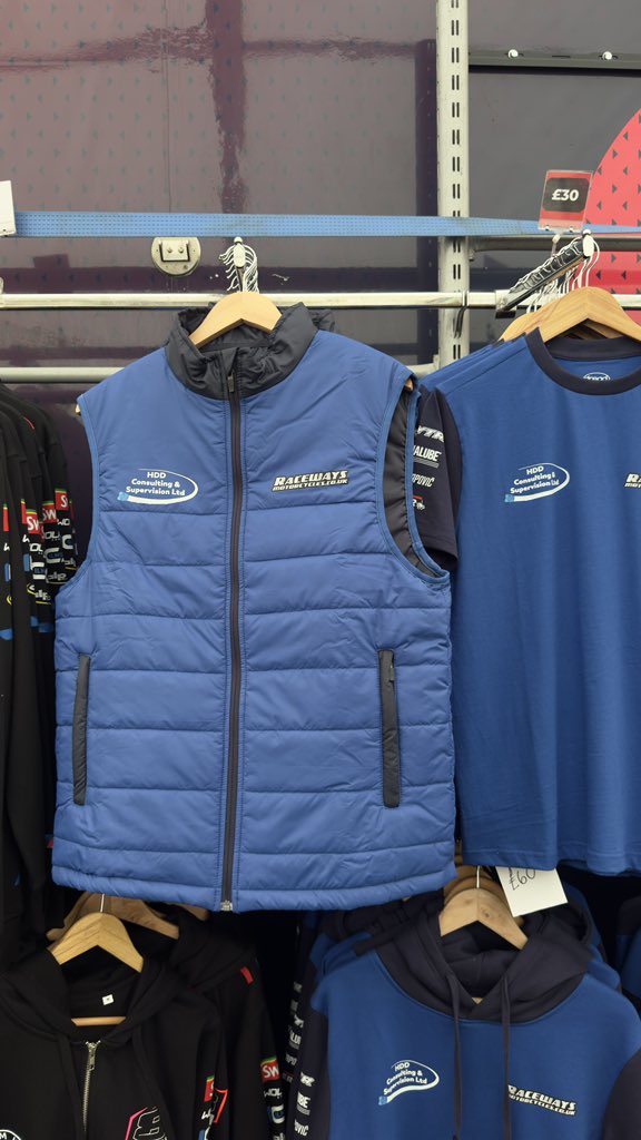 racewaysyamaha's tweet image. Are you heading to @OfficialBSB Brands Hatch this weekend? 👀
For the first time this season, you can get your hands on a collection of our 2025 team merchandise.
Head over to the Fan Merch stand to get kitted out 🔥
#RacewaysYamaha
#YamahaRacing #RevsYourHeart #WeR1