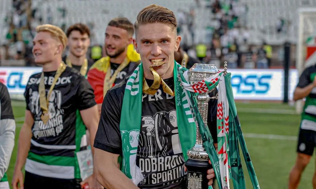 stompey__'s tweet image. The more I watch and analyse Viktor Gyökeres, the more I realise how lazy and ignorant these so called “tacticos” on here have been.
The supposed weaknesses he has are either not as big as made out to be or actually not weaknesses at all.
Time will always reveal the truth.
