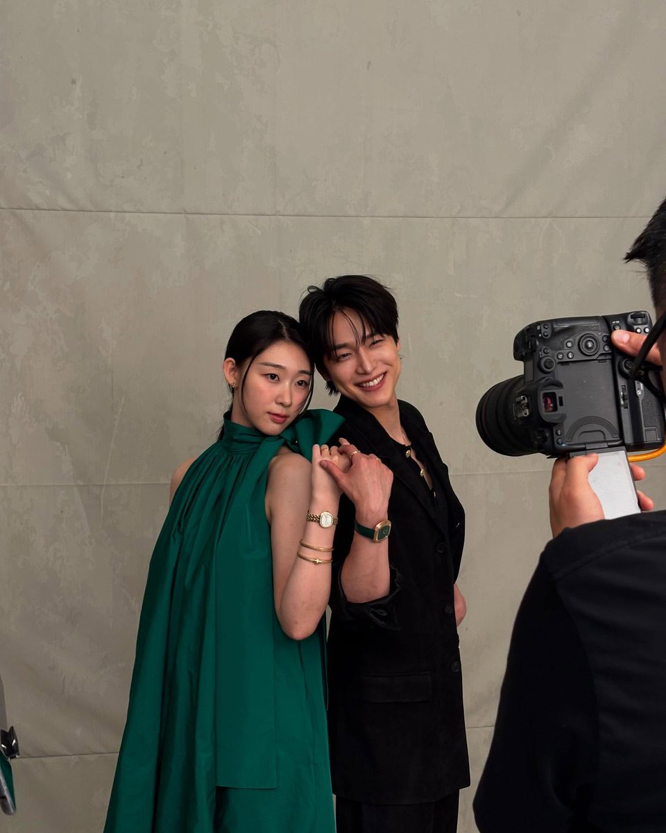 poppys__S2's tweet image. 유석님이 내 재일사비 엘르 비하인드
사진 올려주셧뜸//// 너뮤 조으네,,,♡
🔒혹시 셀카는 없을까요?