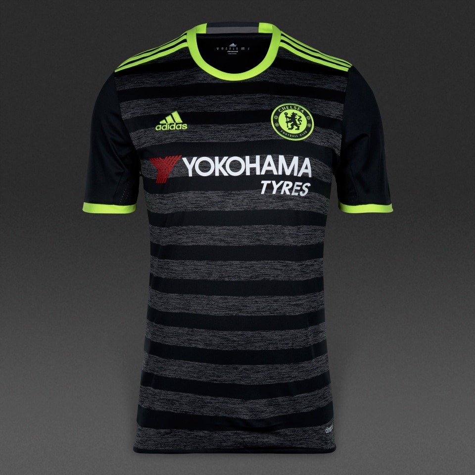 FromTheShedEnd's tweet image. Who is the first player you think of when you see this Chelsea shirt? 👀👕