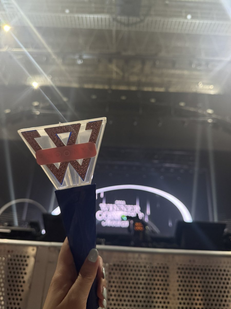 dap_dap_dappp's tweet image. Day-2
@official__hoony
#WINNER_INOURCIRCLE_Day2 #์๋ย #WINNER #YG #์ด์นํ