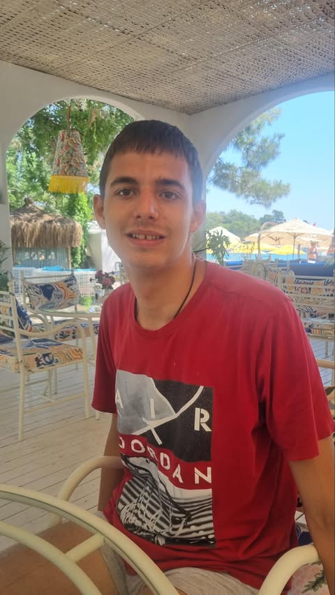 Juznapruga1's tweet image. Molim vas kao otac,podelite objavu za lečenje mog sina Nikole.
161 na 2407 za Nikolu