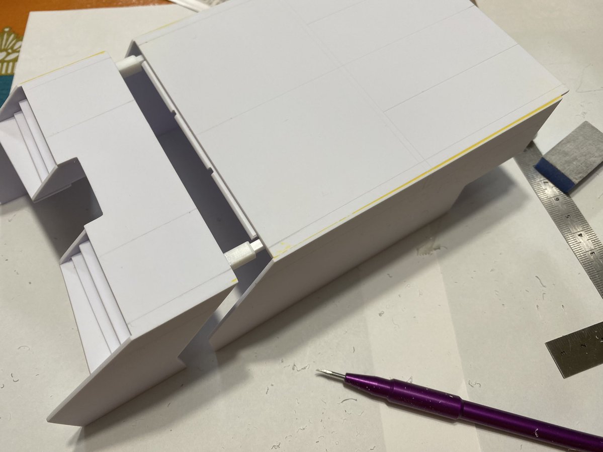 larry8176's tweet image. #1/48メガサイズGアーマー計画
その25
パテ埋めとモールド掘り。
Bパーツの作業も後少しです。コンテナのロック機構もできました。明日は塗装に入れるかなぁ。
しかし地味な作業やな!😅