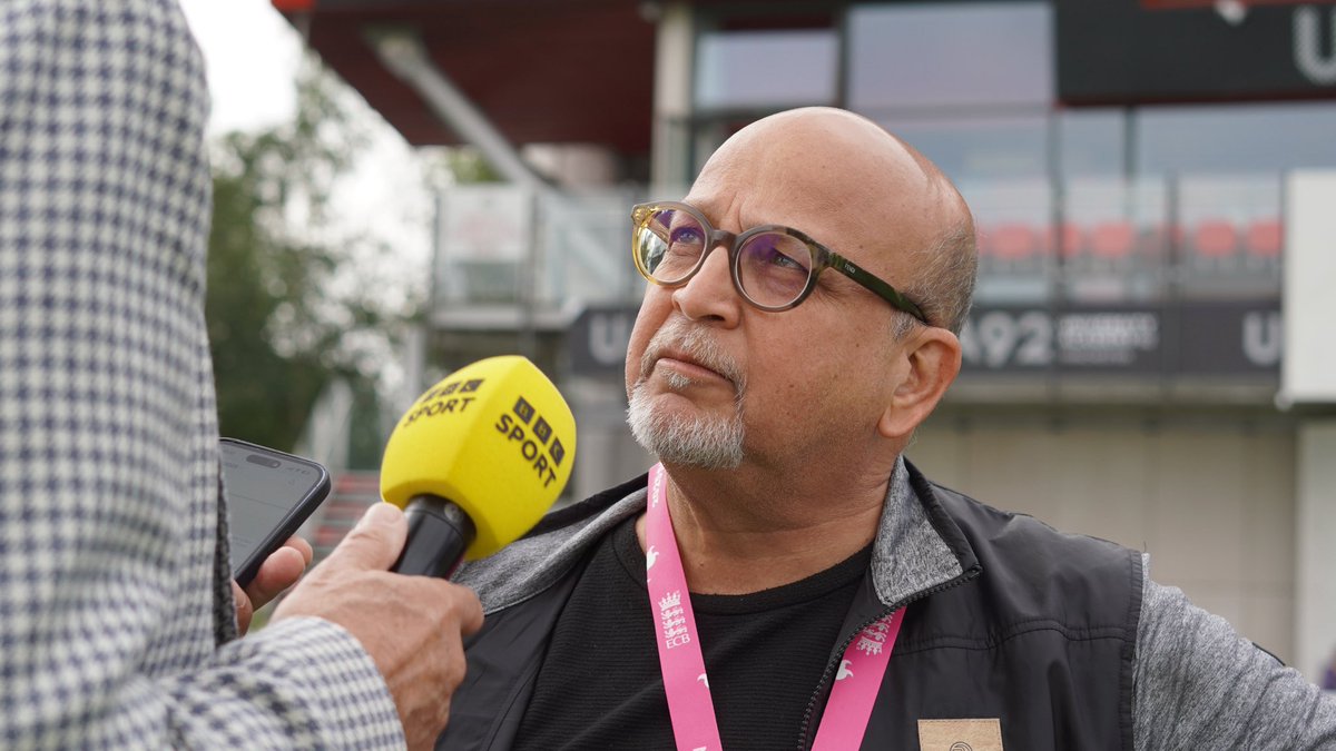 tmsproducer's tweet image. England pushing for victory at Old Trafford to seal the series.
So many ways to listen to Test Match Special.
📻5 Sports Extra
📱@BBCSounds
💻@BBCSport website & app
🌍Worldwide (some restrictions)
youtube.com/live/-nNhwAOzC…
#bbccricket #ENGvIND