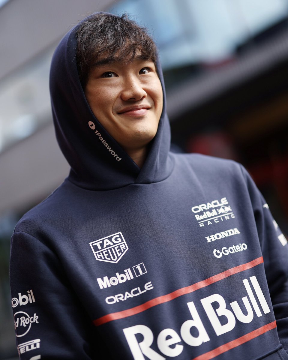 Snug in Spa 🤝

#F1 || #BelgianGP 🇧🇪