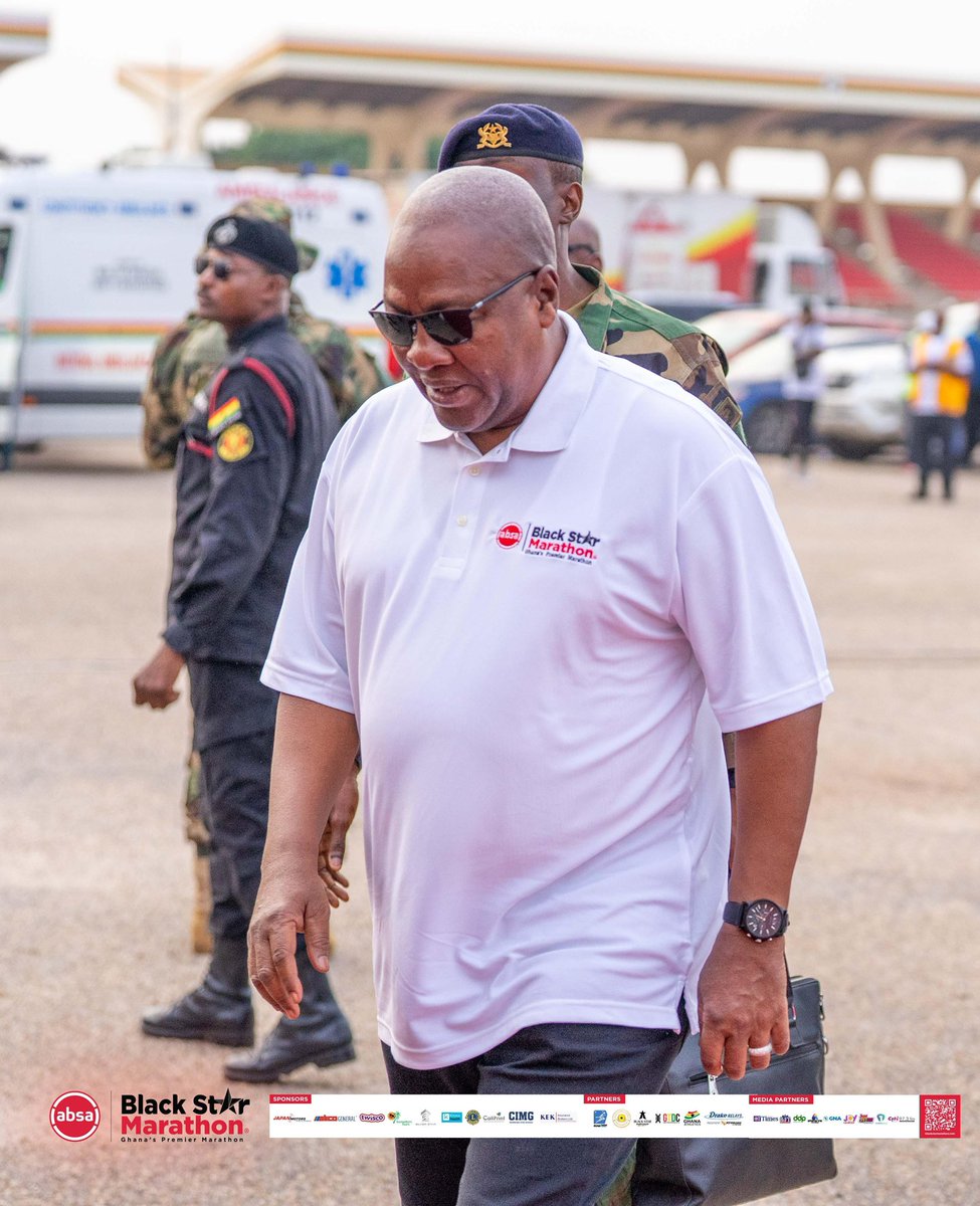 Citi973's tweet image. 📸 #AbsaBlackStarMarathon — @JDMahama showed up and showed support! 🇬🇭
From flag-offs to motivation, he was right at the heart of it all.
📸 Swipe to see moments from Black Star Square.
🎥 youtube.com/watch?v=6mGY2M…
#ChannelOneTV @AbsaGhana