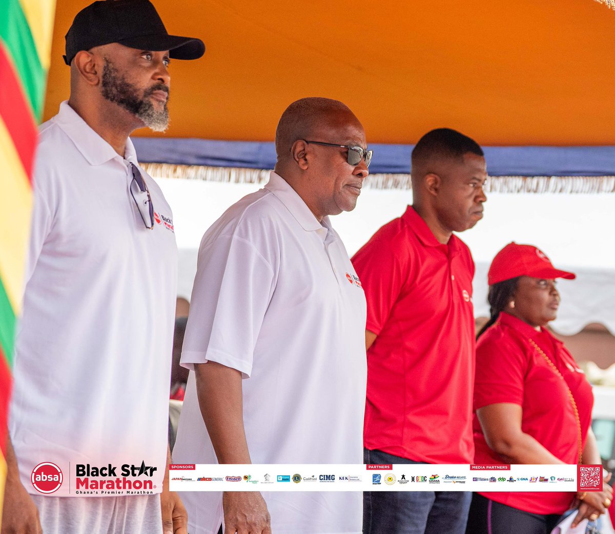 Citi973's tweet image. 📸 #AbsaBlackStarMarathon — @JDMahama showed up and showed support! 🇬🇭
From flag-offs to motivation, he was right at the heart of it all.
📸 Swipe to see moments from Black Star Square.
🎥 youtube.com/watch?v=6mGY2M…
#ChannelOneTV @AbsaGhana