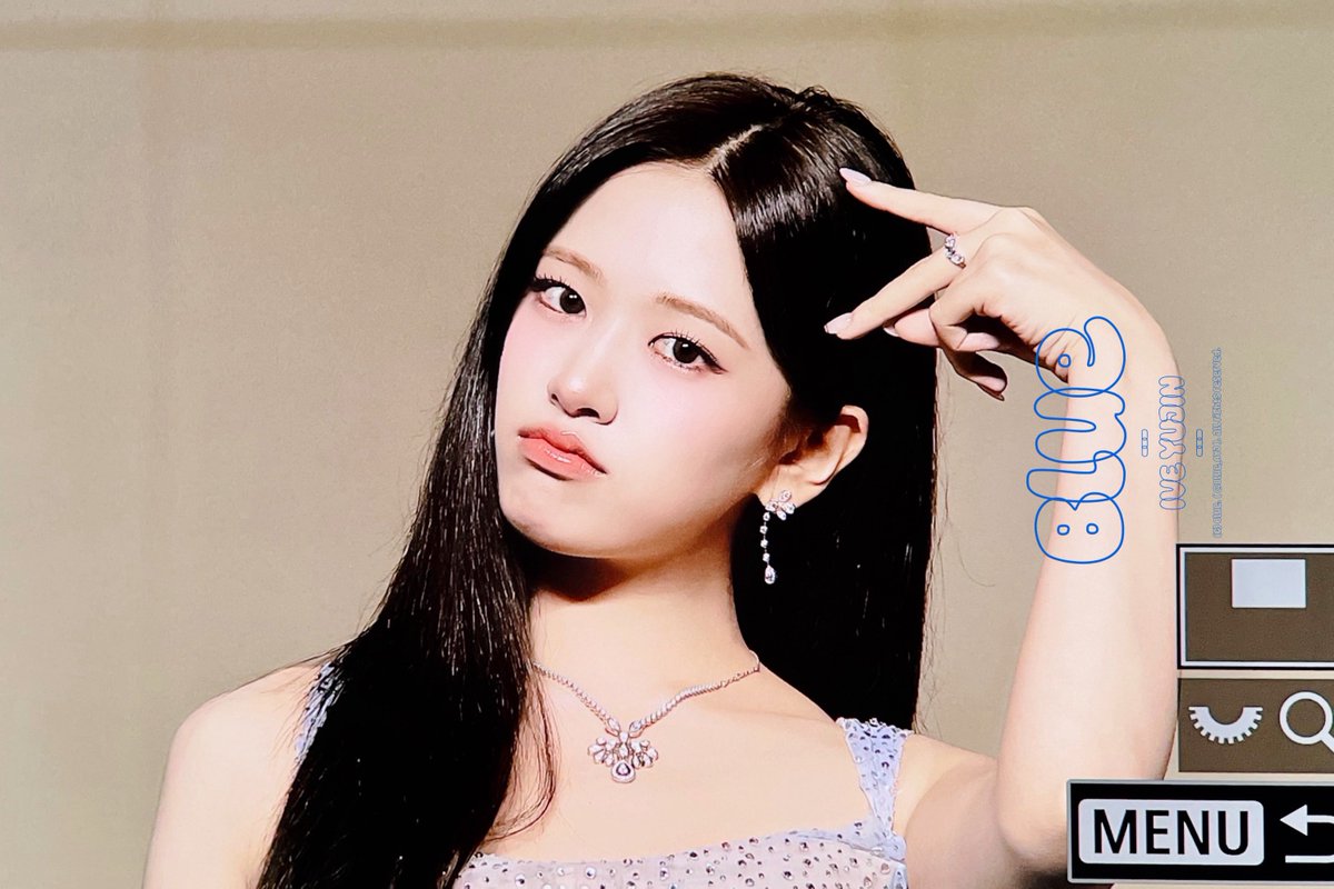 250726 블루카펫💙

#아이브 #IVE #안유진 #ANYUJIN