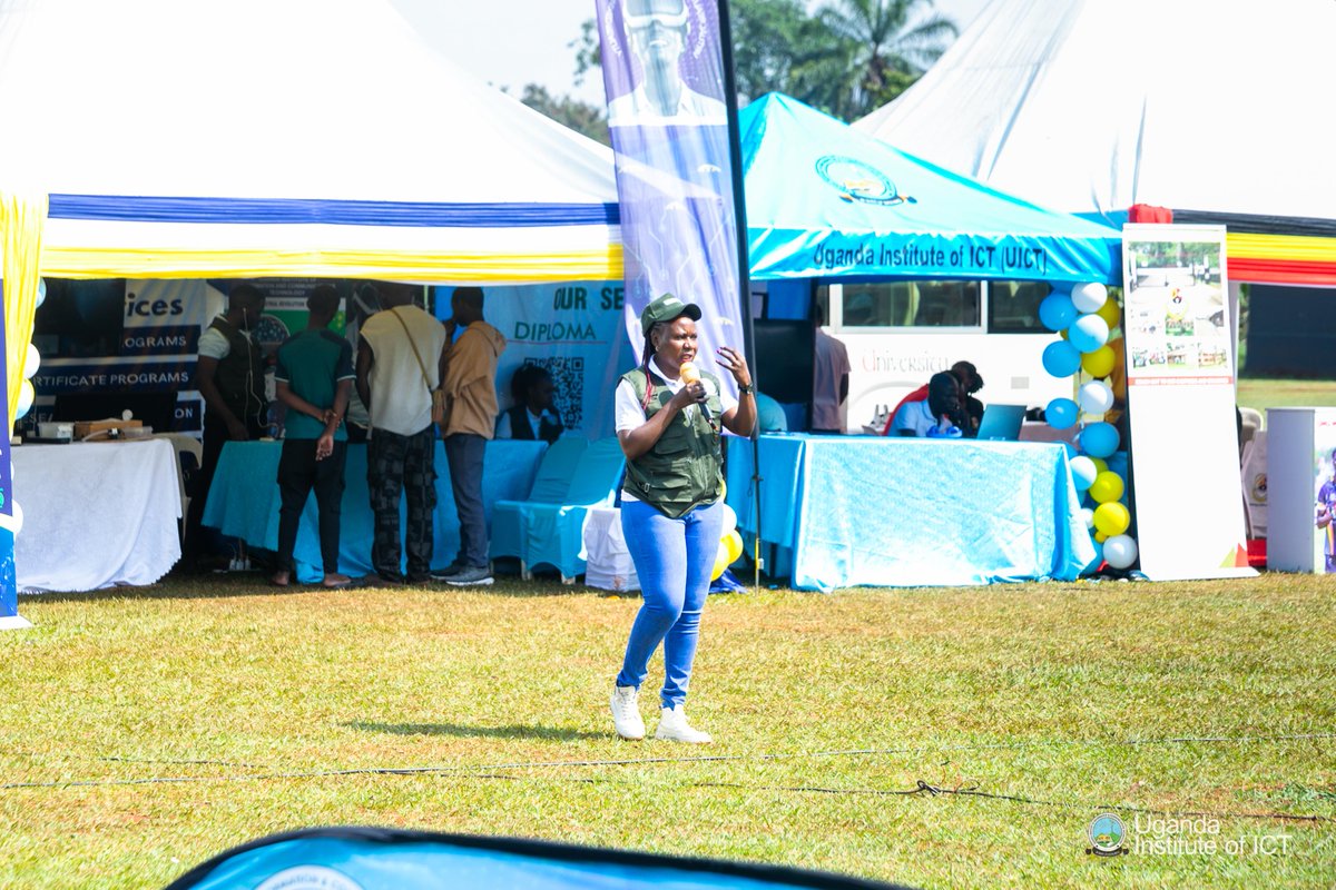 UICTug's tweet image. It is Day 3 of the Jinja Education and Careers Expo happening at Jinja Senior Secondary School. UICT has kickstarted the day with a series of career talks and #tech demos.  
#JinjaEducationExpo #FutureTech #ARVR #Telecom #STEMEducation #HigherEducation #ExploreUICT #TechForFuture…