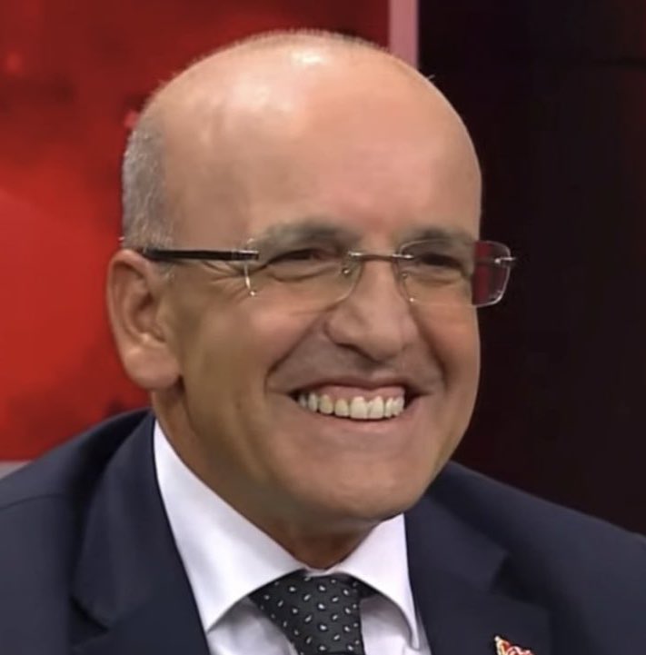 KendineMuhabir's tweet image. Mehmet Şimşek:
"Ekonomimiz yurt içi ve yurt dışı belirsizliklerin ve zorlukların yaşandığı dönemi aşarak tekrar olumlu bir döngüye girdi."