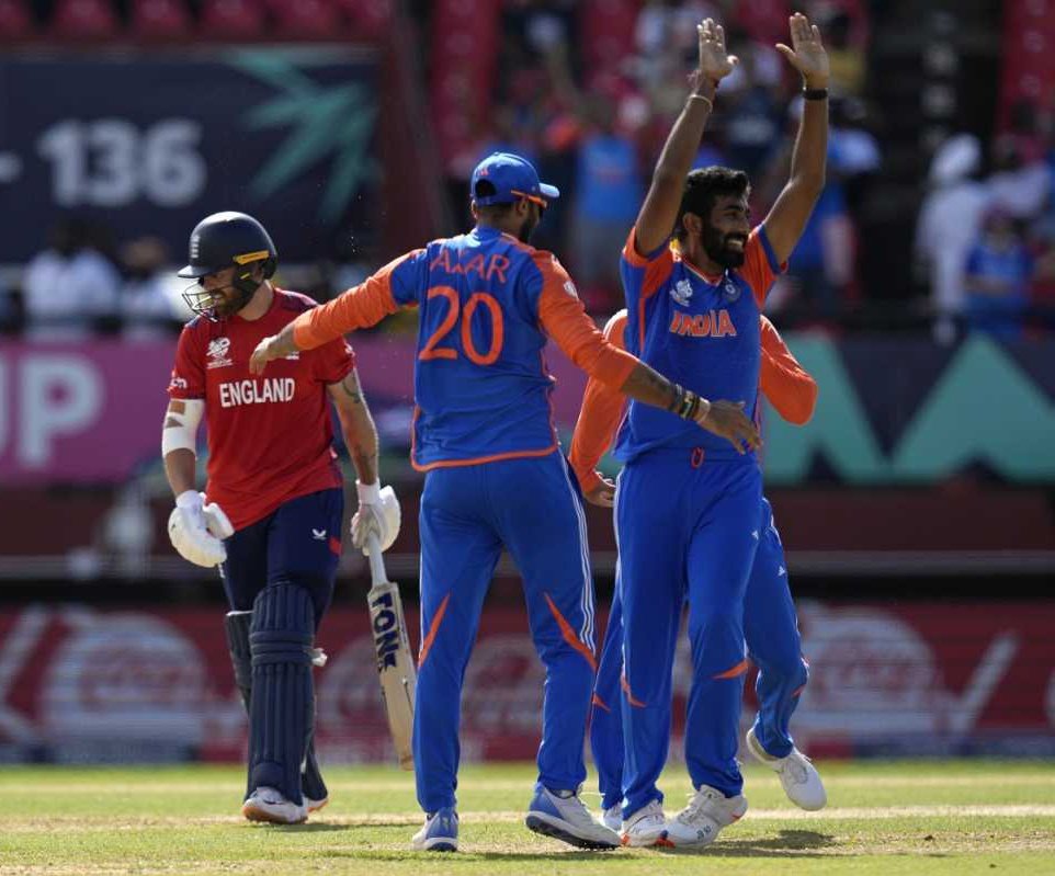 Cricketwithme15's tweet image. India to Play 3 ODI 3 t20i vs South Africa in South Africa Before ODI WC in 2027
They will play 2 test and 3 t20i after 2027 WC vs South Africa in South Africa (Cricbuzz)