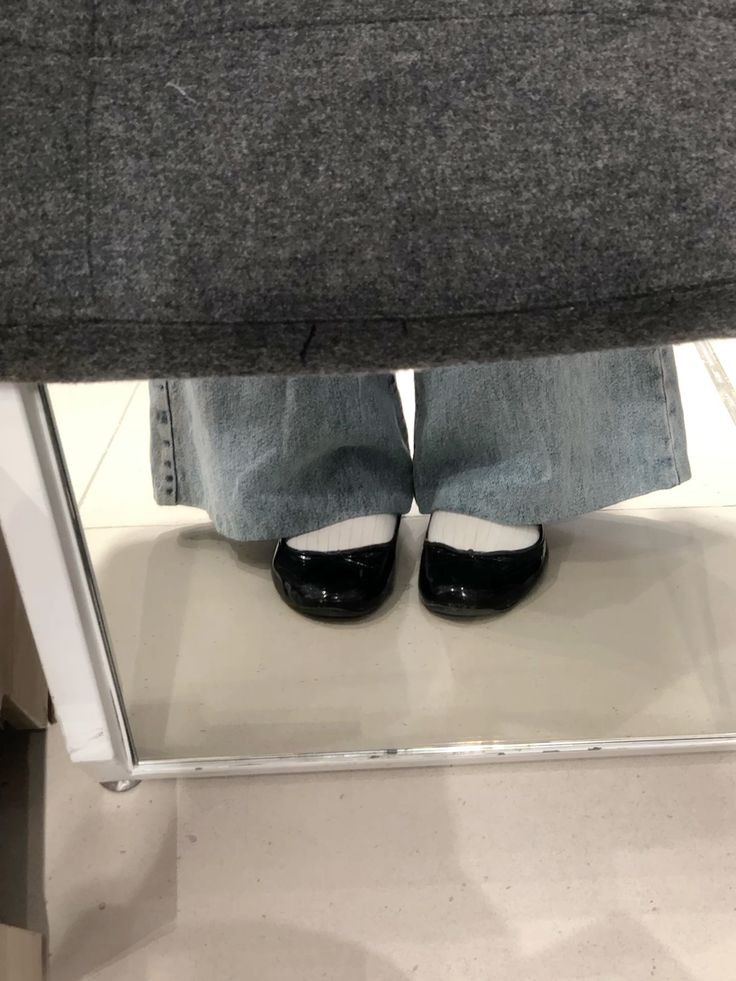 Derbsowler's tweet image. From the ground up it’s all about the detail.
#OOTD #ShoeCrush