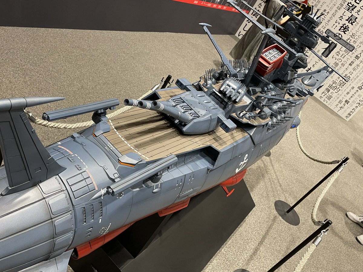 wizard03_765's tweet image. 宇宙戦艦ヤマト 全記録展観に行ってきました。企画段階のイメージボードとか初めて観た。やっぱり設定画とかは手書きがいいよねなんて思いながら観て周りました。会場内は基本写真撮影OKなのですが、モデラーの性なのか1/100ヤマトばっかり撮影してた(^^)