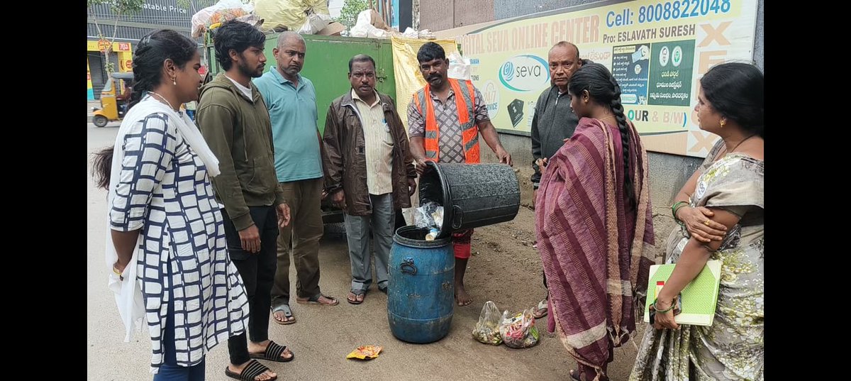nagaram_mcpl's tweet image. Day 55
IEC activity on Waste Segregation.
#TelanganaRising
#OkaMarpu_AbhivrudhikiMalupu
#TG100DaysActionPlan
#oulgaret #SanskaarSwachhata
#safaiapnaobimaaribhagao #SwabhavSwachhata