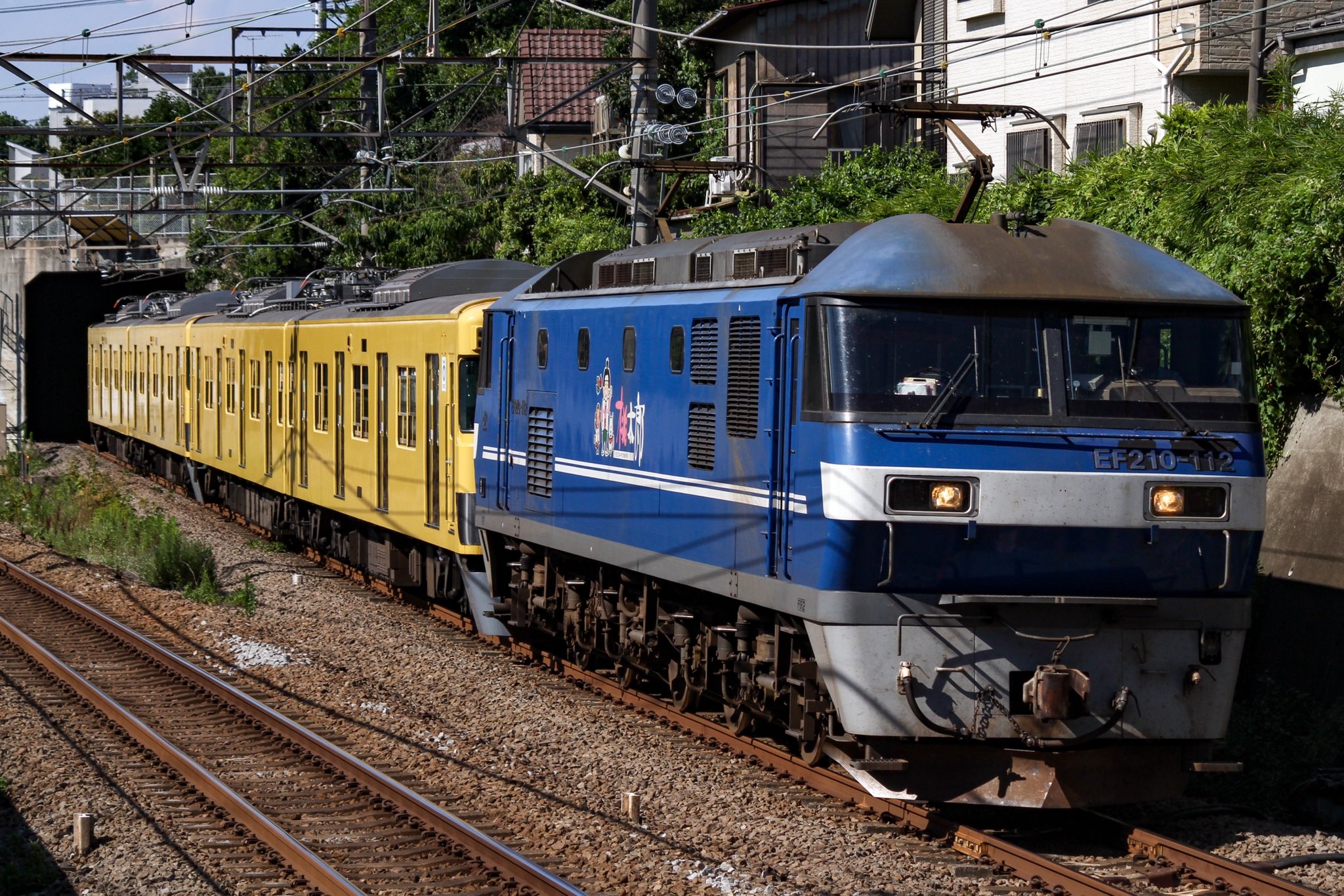 【鉄道部品】西武鉄道 2000系 メーターカウル 4K]西武鉄道2000系電車2417/2419編成近江鉄道向け甲種輸送