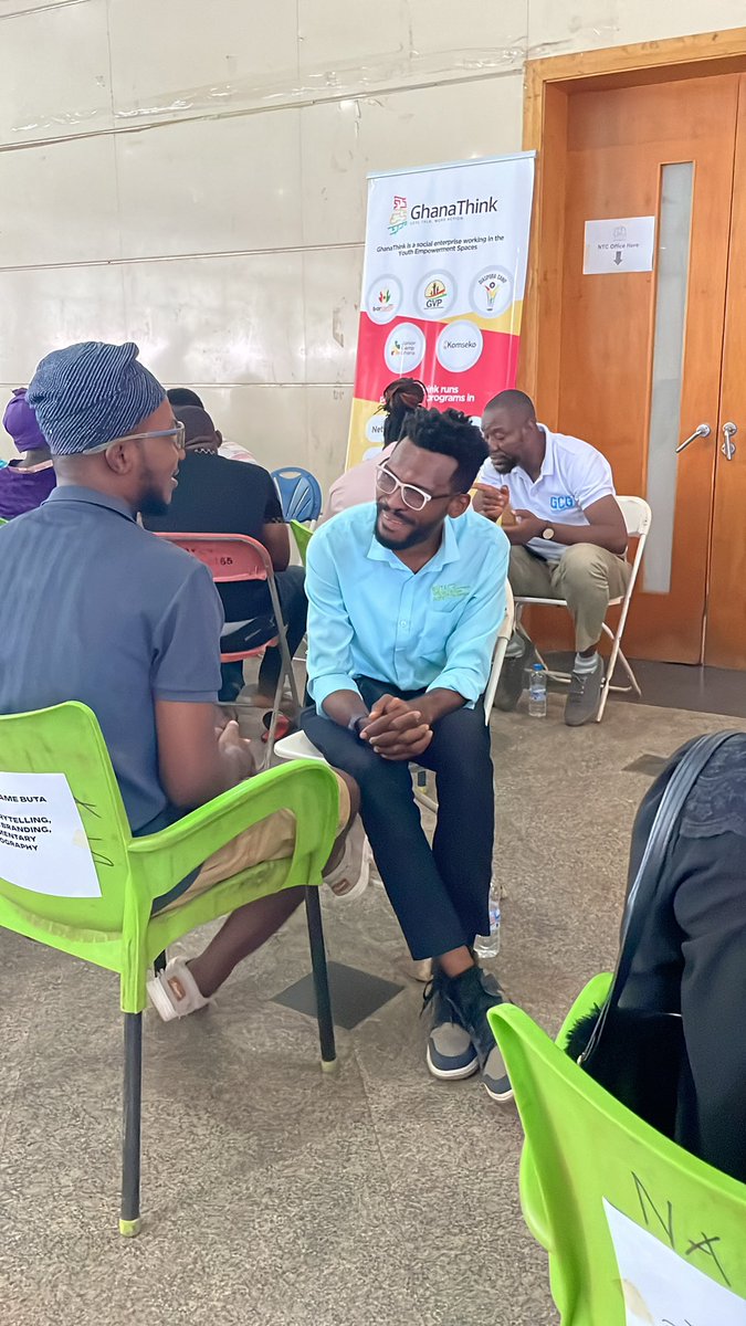 Speed Mentoring still underway. Our mentor <a href="/GeoffreyButa/">Geoffrey Buta</a> sharing on visual Storytelling and #Photography. #bcTamale.