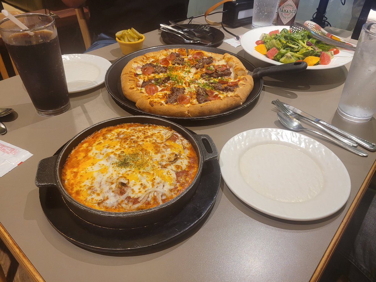 Eseoa00's tweet image. 오늘 맛있는것도 묵고~
좋은것도 보고~
영화도 봤고~
즐거운 휴일이여따☆
아 근데 진짜 이재모 피자 추천 받을만하네요.
잘~먹었다 고맙다!!!