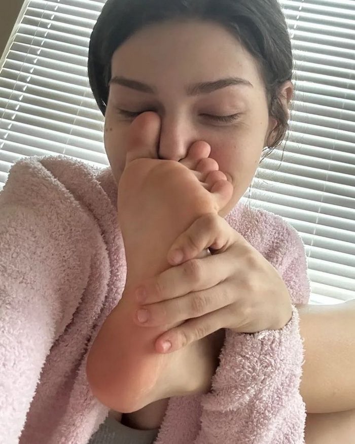 GoonerAvid1's tweet image. Day 5 of 45 edge challenge
Day 5 started off so nicely with my girlfriend @Queen__Caps taunting me and edging me all morning with their pretty words and pretty femboy ass and girl cock 😵💫 I love her 🥹❤️