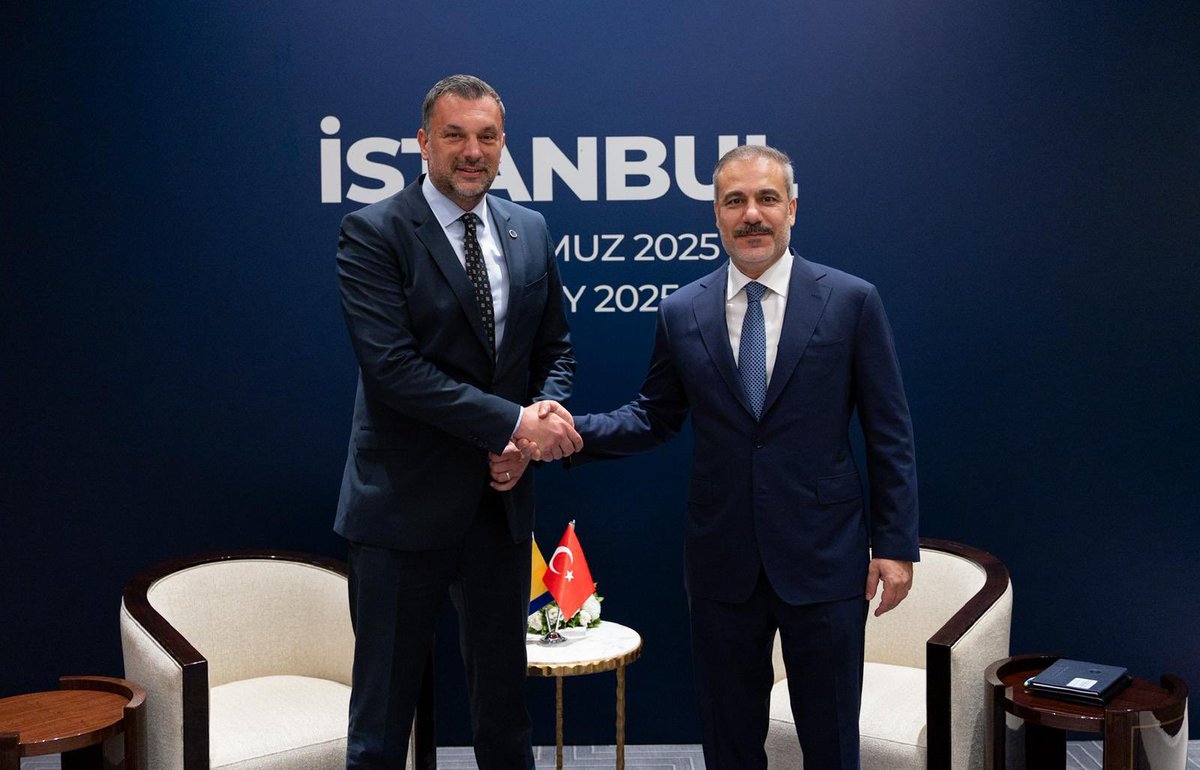 TC_Disisleri's tweet image. Bakanımız @HakanFidan Balkan Barış Platformu Dışişleri Bakanları Toplantısı marjında Bosna-Hersek Dışişleri Bakanı Elmedin Konakoviç ile İstanbul&apos;da görüştü. 🇹🇷🇧🇦