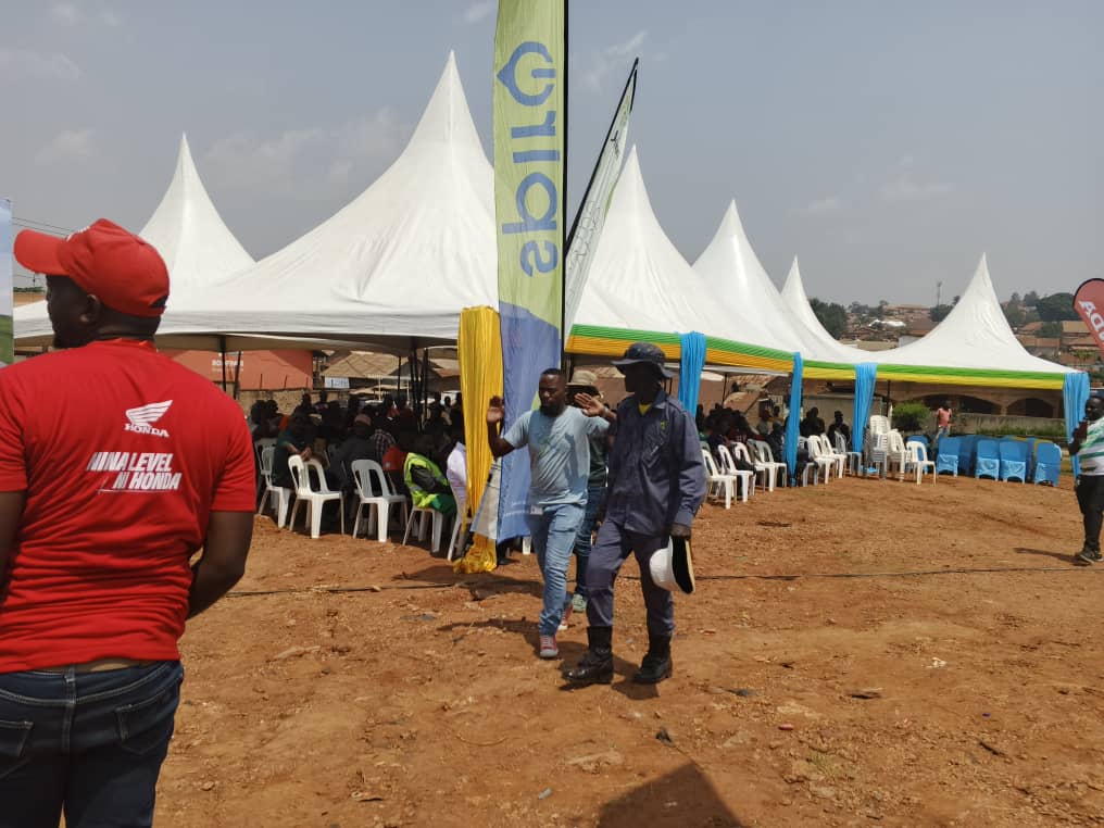 UnionAppUg's tweet image. Hey everyone! Today we're on the ground in Kawempe, excited to deliver bikes to our amazing clients! Have you secured yours yet?
For just UGX 100,000, you can apply for your very own bike and start paying mpola mpola while you hustle! Don’t miss out on this fantastic…