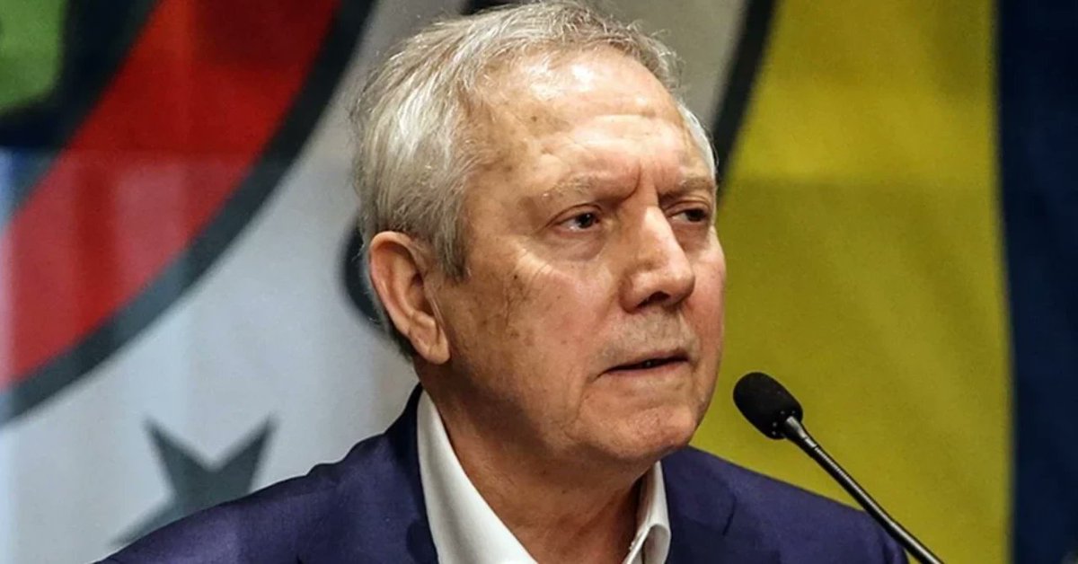 nexustransfer's tweet image. 🚨 Aziz Yıldırım: "Bir arkadaş çocuğuna Fenerbahçe forması almış, çocuk sırtına 45 yazdıralım demiş. Neden? Osimhen."