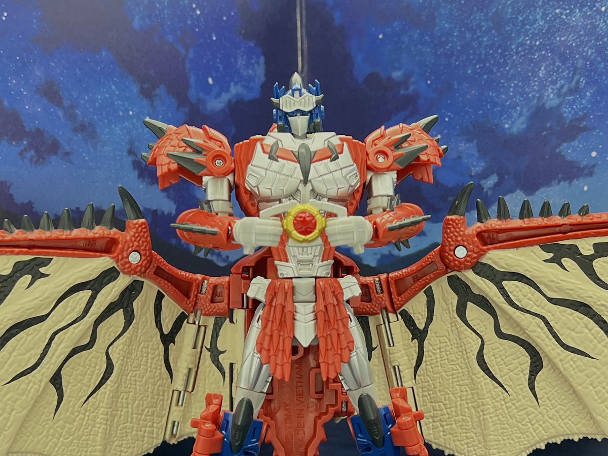 Roborobo2531_Cf's tweet image. リオレウスプライム、これはマジでいいリデコでしょ…!
両形態とも一目でモンハンってわかるし塗装、造形めっちゃ細かいし収納できるマトリクスついてるし…
ちなみにモンハン本編はXXやってたけど1週間でやめましたね
#トランスフォーマー
